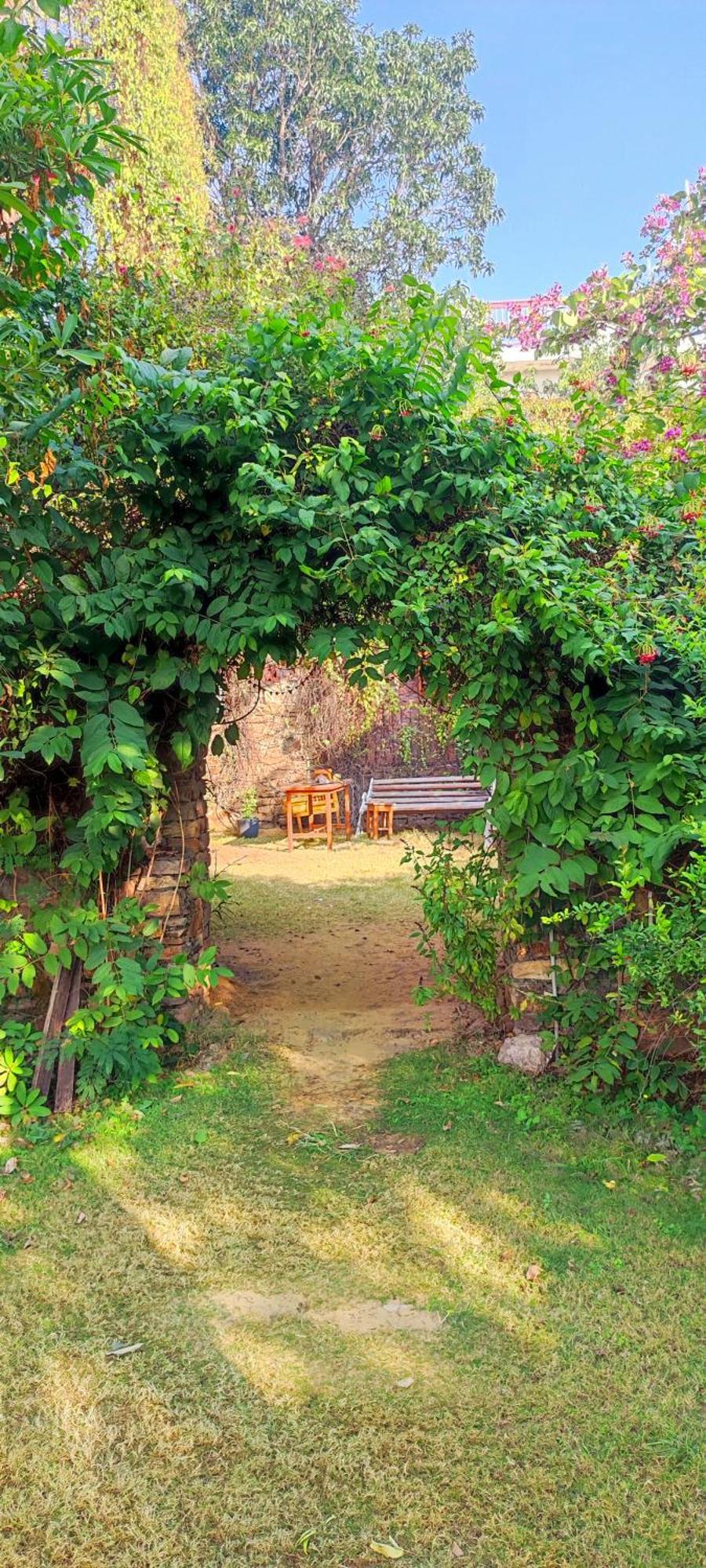 The Secret Garden Panzió Puskár Kültér fotó